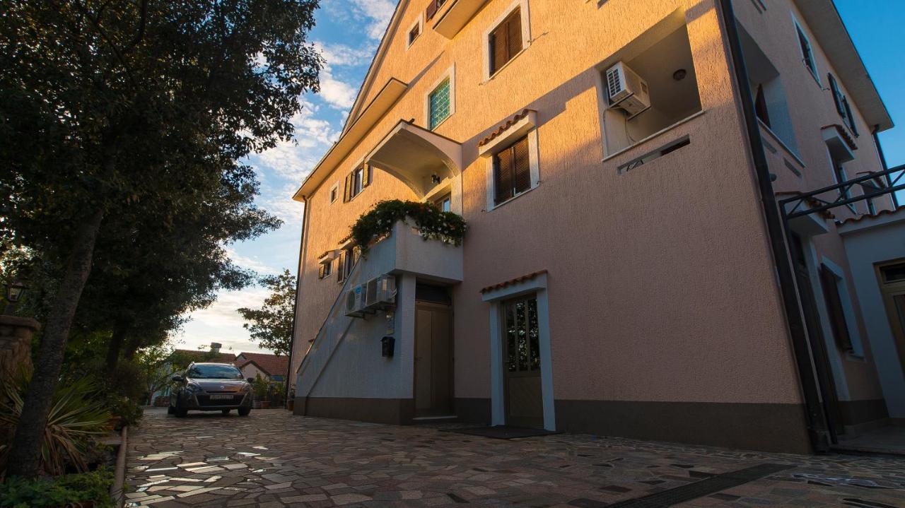 Guest House Lavanda 4 นยีวีเซ ภายนอก รูปภาพ