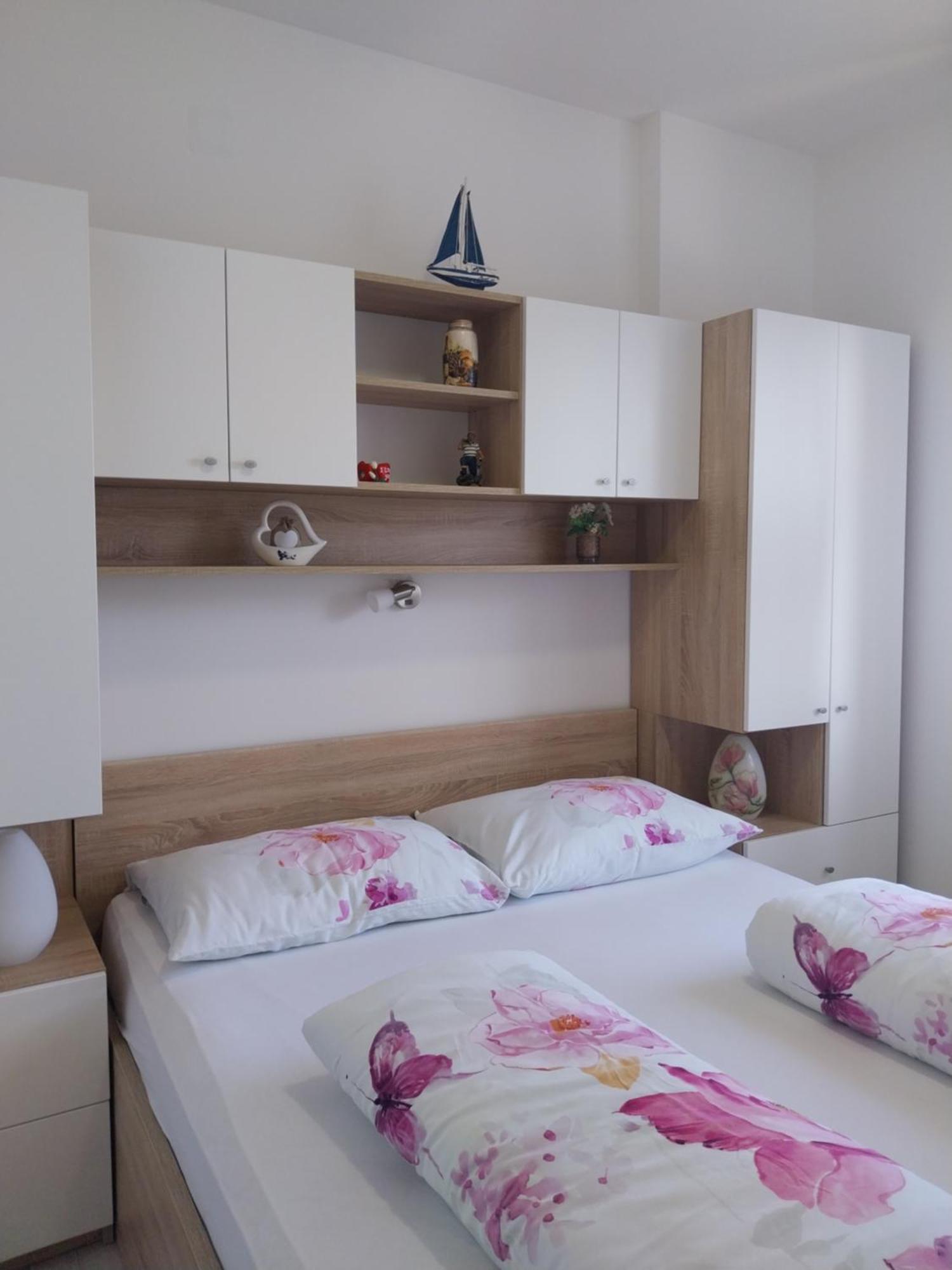 Guest House Lavanda 4 นยีวีเซ ภายนอก รูปภาพ
